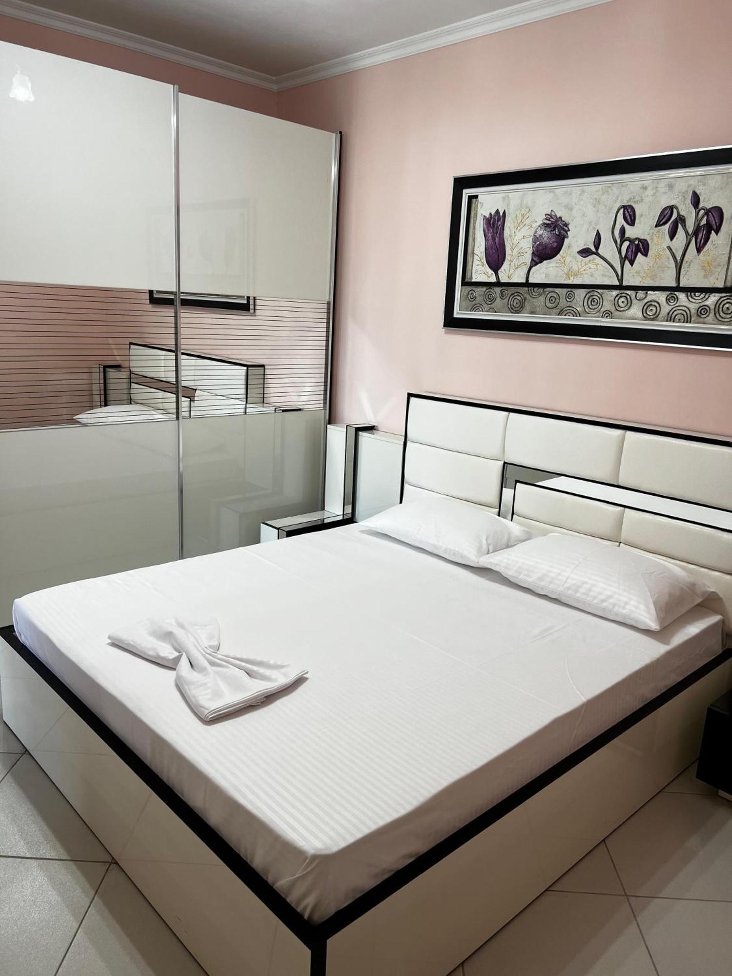 Amy'S Luxury Appartment Shkodër Dış mekan fotoğraf