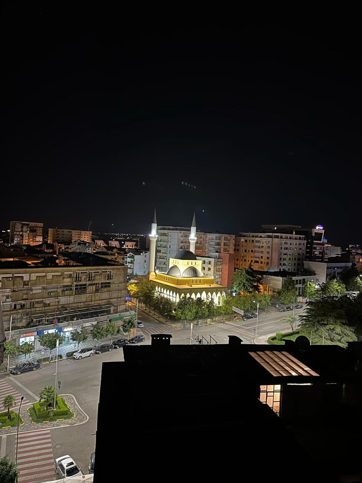 Amy'S Luxury Appartment Shkodër Oda fotoğraf